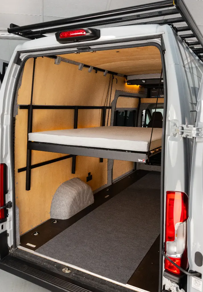 van7-längs-stockbett-camper.png6.webp